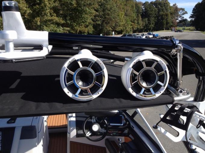 Click image for larger version

Name:	12_1_super_air_nautique_g25_017_thb.jpg
Views:	57
Size:	62.8 KB
ID:	454598