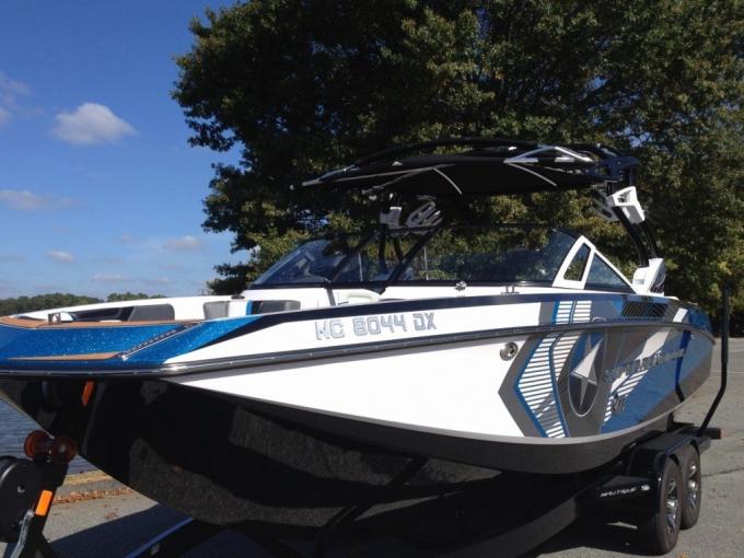 Click image for larger version

Name:	12_1_super_air_nautique_g25_039_thb.jpg
Views:	65
Size:	53.2 KB
ID:	454606