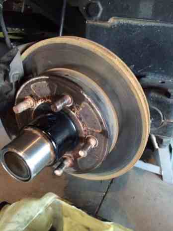 Help me get this oil filled hub off please - PlanetNautique Forums