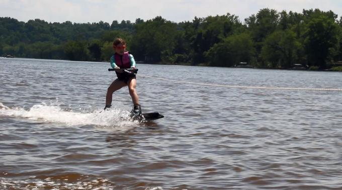 Click image for larger version  Name:	Claudia Wakeboarding.JPG Views:	0 Size:	46.2 KB ID:	612499