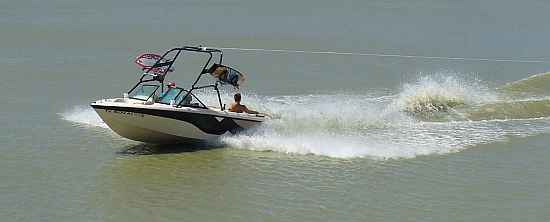 Click image for larger version

Name:	nautique5s.jpg
Views:	2610
Size:	35.2 KB
ID:	354954