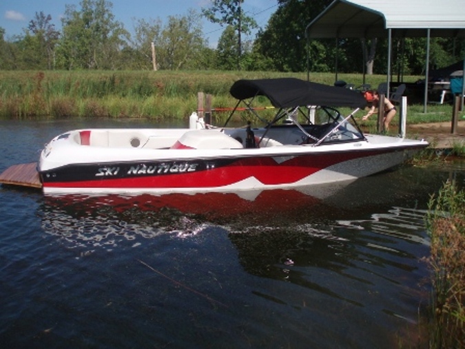 Click image for larger version

Name:	2001_ski_nautique.jpg
Views:	664
Size:	161.8 KB
ID:	355677