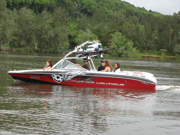 Click image for larger version

Name:	nautique_owners_08_028.jpg
Views:	3395
Size:	52.0 KB
ID:	356355