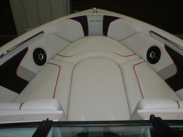 Click image for larger version

Name:	nautique interior 3.jpg
Views:	322
Size:	31.4 KB
ID:	359170