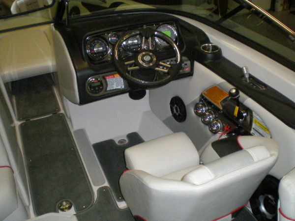 Click image for larger version

Name:	nautique interior2.jpg
Views:	329
Size:	45.8 KB
ID:	359173