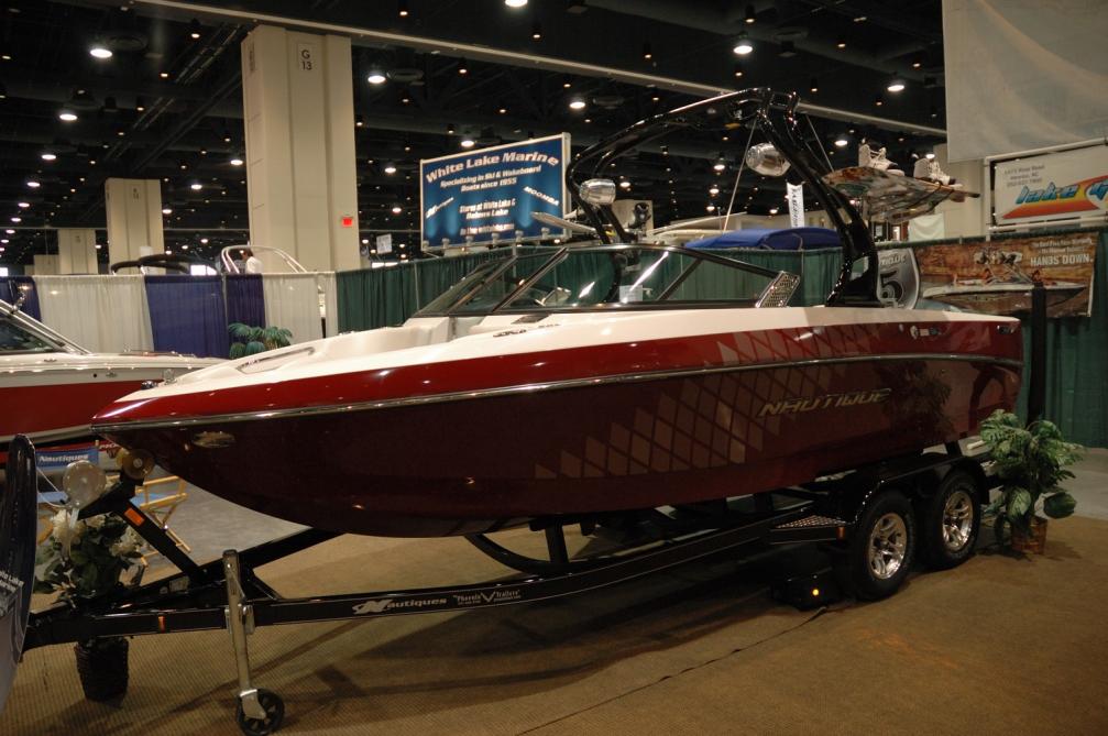 Click image for larger version

Name:	boat show 2010_0012.jpg
Views:	317
Size:	94.3 KB
ID:	359244