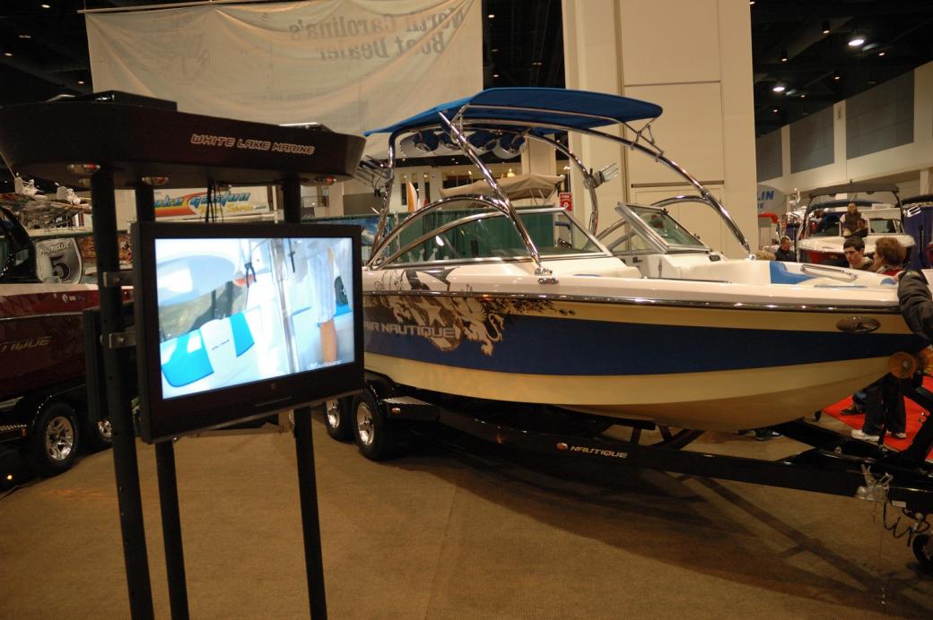 Click image for larger version

Name:	boat show 2010_0011.jpg
Views:	301
Size:	93.1 KB
ID:	359246