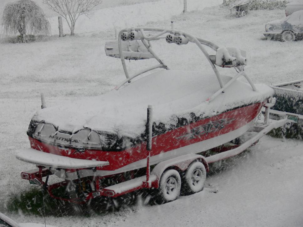 Click image for larger version

Name:	snow boat 005.jpg
Views:	169
Size:	93.8 KB
ID:	360003