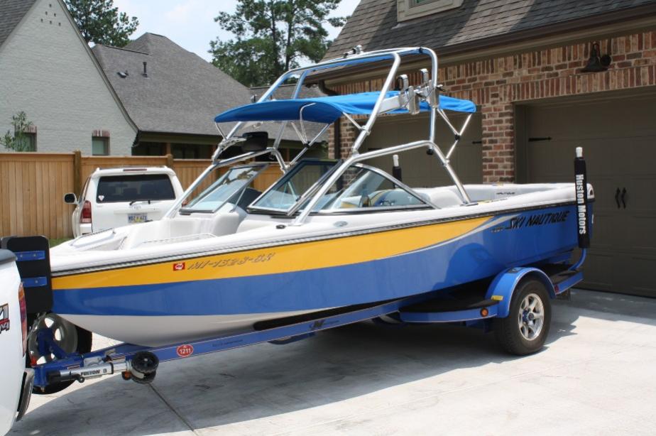 Click image for larger version

Name:	2009 Ski Nautique 206 Team 03a.jpg
Views:	689
Size:	83.3 KB
ID:	362214