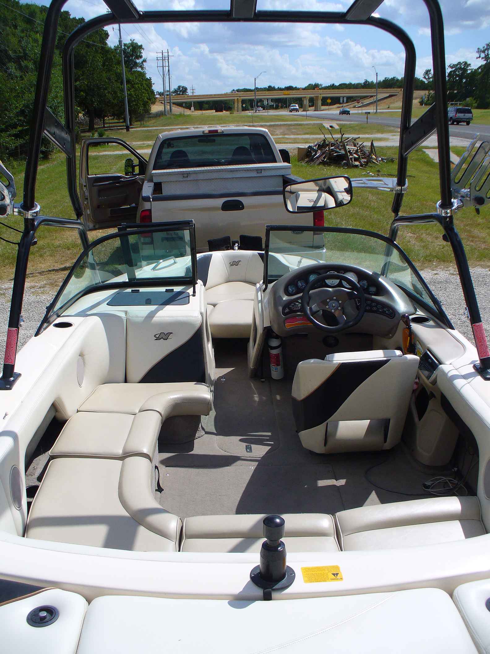 Click image for larger version

Name:	nautique2_157.jpg
Views:	3379
Size:	259.9 KB
ID:	369749