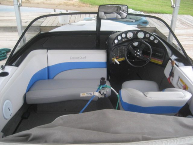 Click image for larger version

Name:	97_nautique_interior.jpg
Views:	865
Size:	92.1 KB
ID:	369868