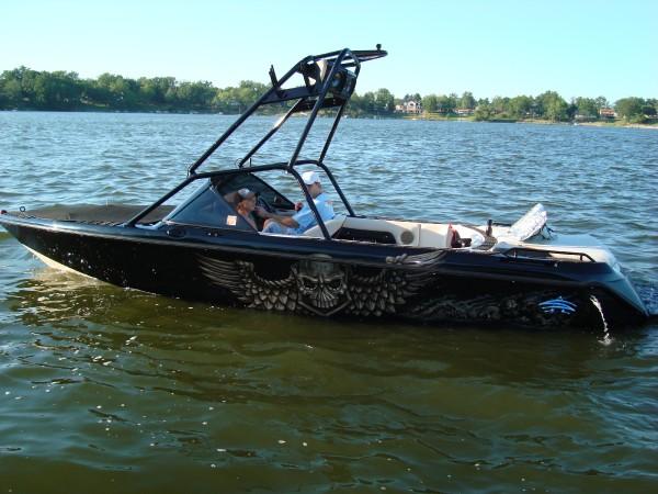 Click image for larger version

Name:	skull_boat2.jpg
Views:	1722
Size:	44.4 KB
ID:	370299