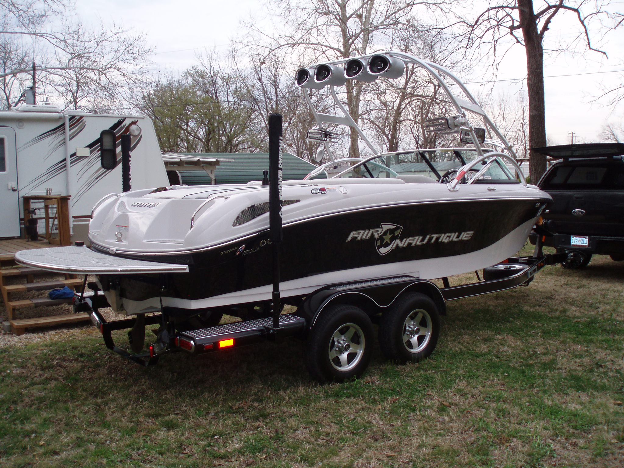 Click image for larger version

Name:	nautique_162.jpg
Views:	1222
Size:	730.1 KB
ID:	370877