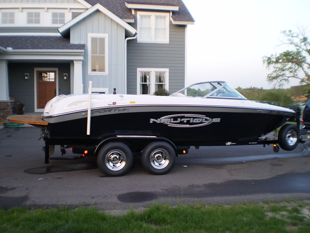 Click image for larger version

Name:	nautique211_b.jpg
Views:	477
Size:	82.7 KB
ID:	371004