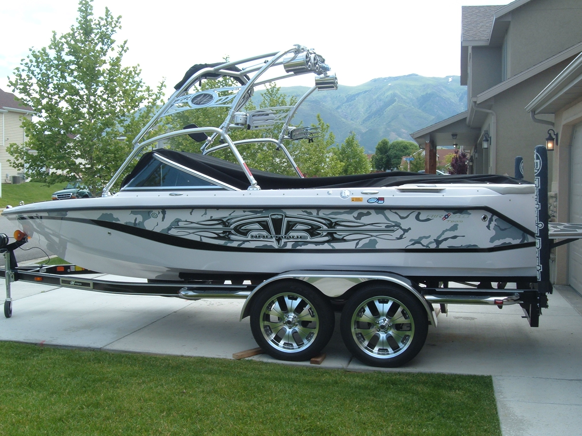 Click image for larger version

Name:	06_nautique_camo_001.jpg
Views:	2257
Size:	790.4 KB
ID:	371227