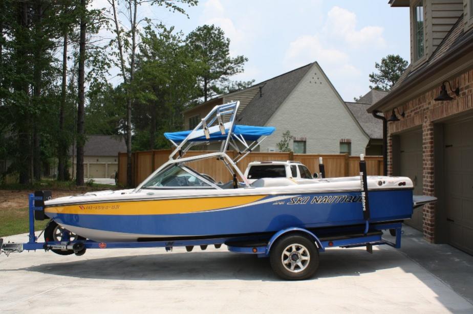 Click image for larger version

Name:	2009 Ski Nautique 206 Team 05.jpg
Views:	709
Size:	89.0 KB
ID:	374953