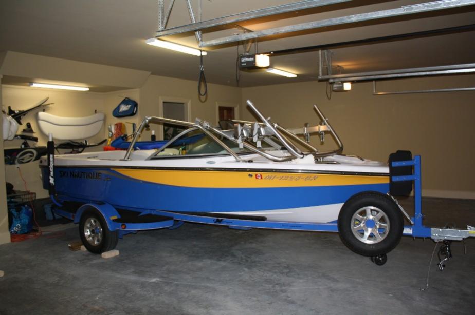 Click image for larger version

Name:	2009 Ski Nautique 206 Team 10.jpg
Views:	621
Size:	62.7 KB
ID:	374958