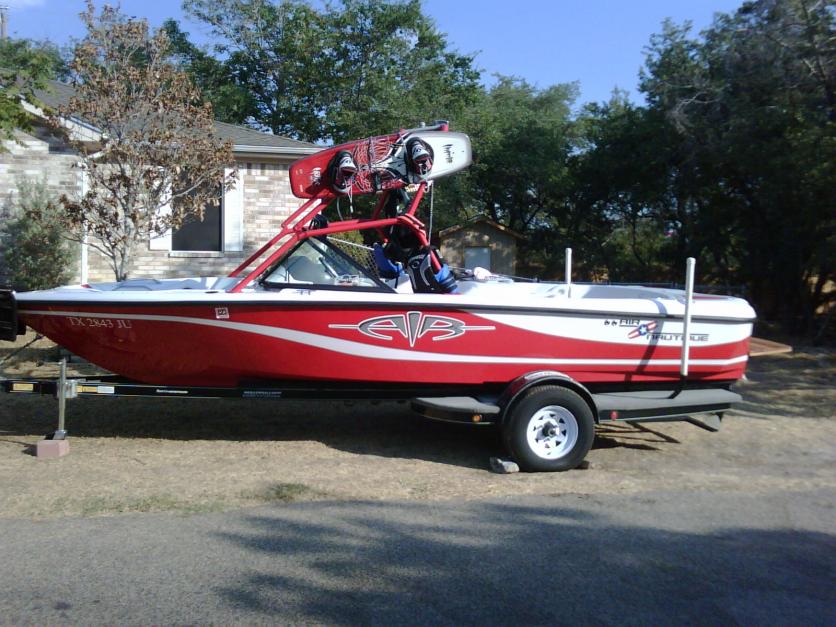 Click image for larger version

Name:	2002 nautique.jpg
Views:	324
Size:	97.2 KB
ID:	376240