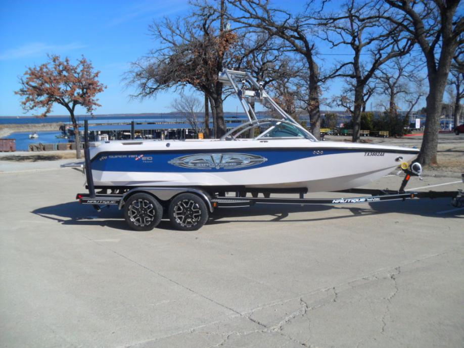 Click image for larger version

Name:	2004 Super Air Nautique Stock #9 007.jpg
Views:	672
Size:	94.1 KB
ID:	380704