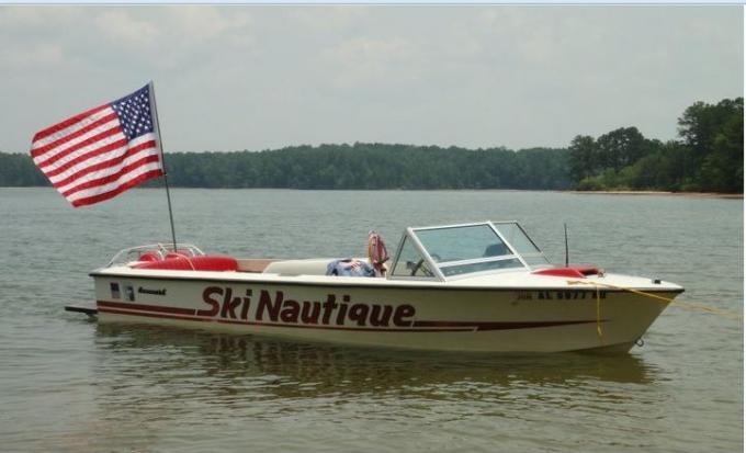 Click image for larger version

Name:	boat with flag.jpg
Views:	3841
Size:	35.0 KB
ID:	497668