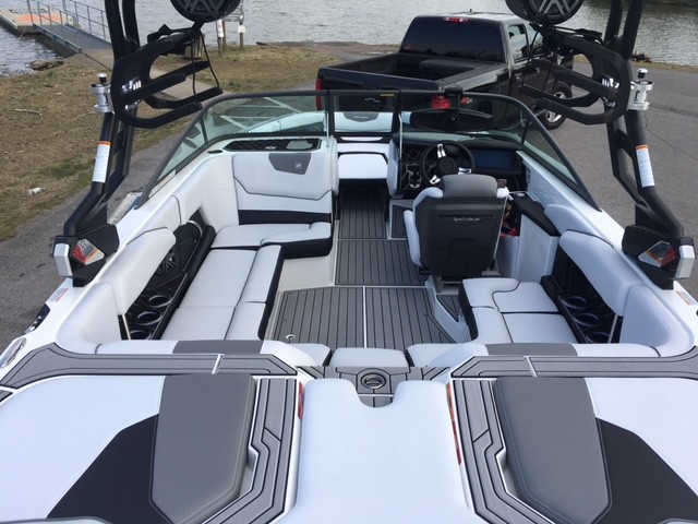 Click image for larger version

Name:	Nautique GS20 4 interior.jpg
Views:	3834
Size:	87.2 KB
ID:	558895