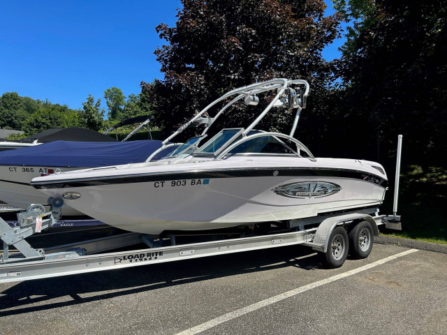 Click image for larger version

Name:	Nautique and Trailer.jpg
Views:	399
Size:	174.7 KB
ID:	678531